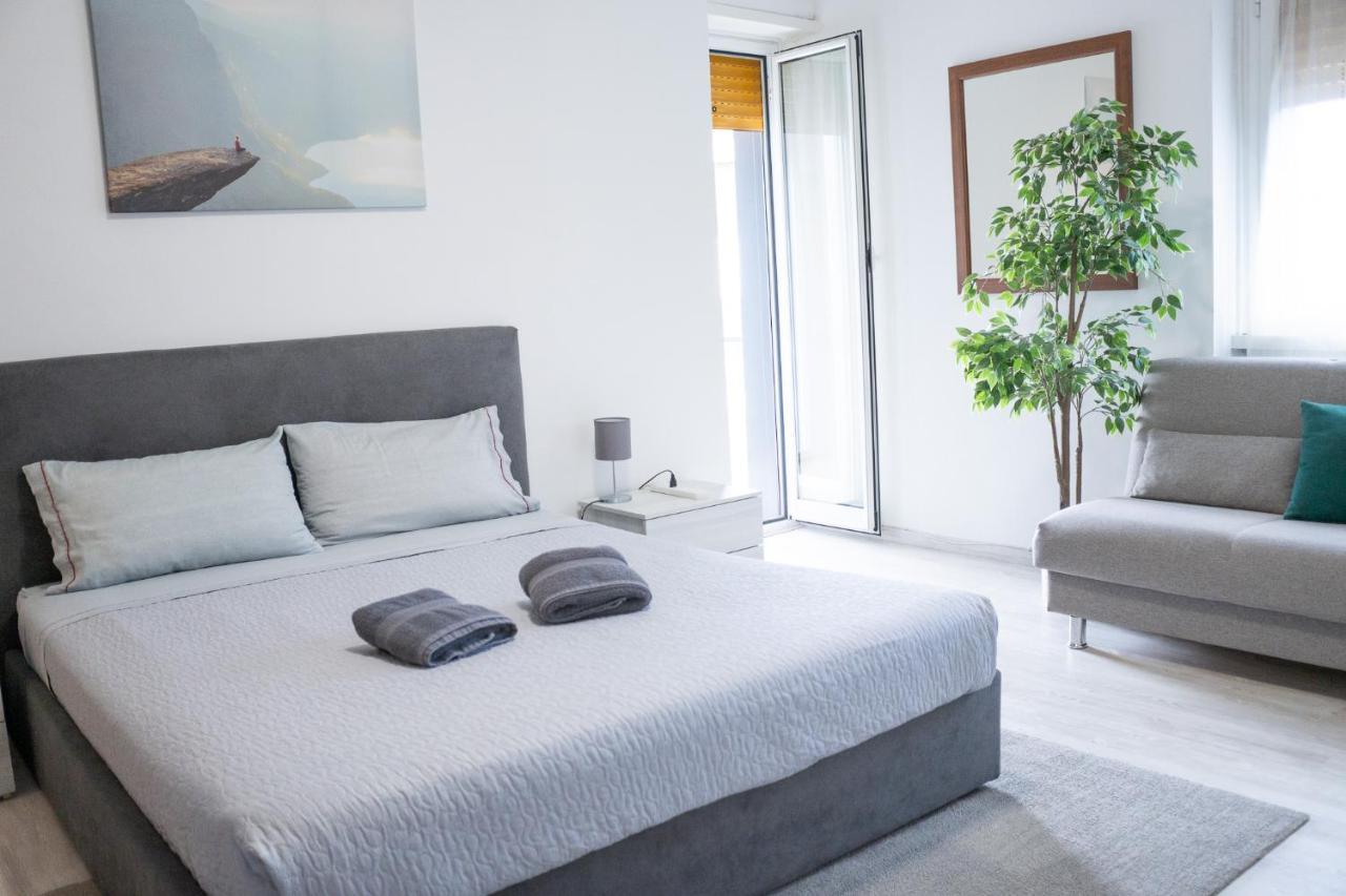 Nonna Pina Guest House Moderno Appartamento Vicino Metro AWifi,Netflix Roma Eksteriør bilde